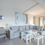 Vineyard Estate *