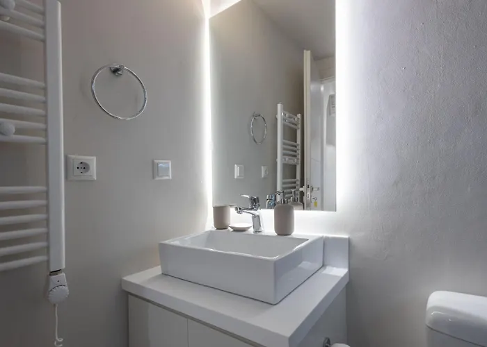 Vineyard Estate Villa *